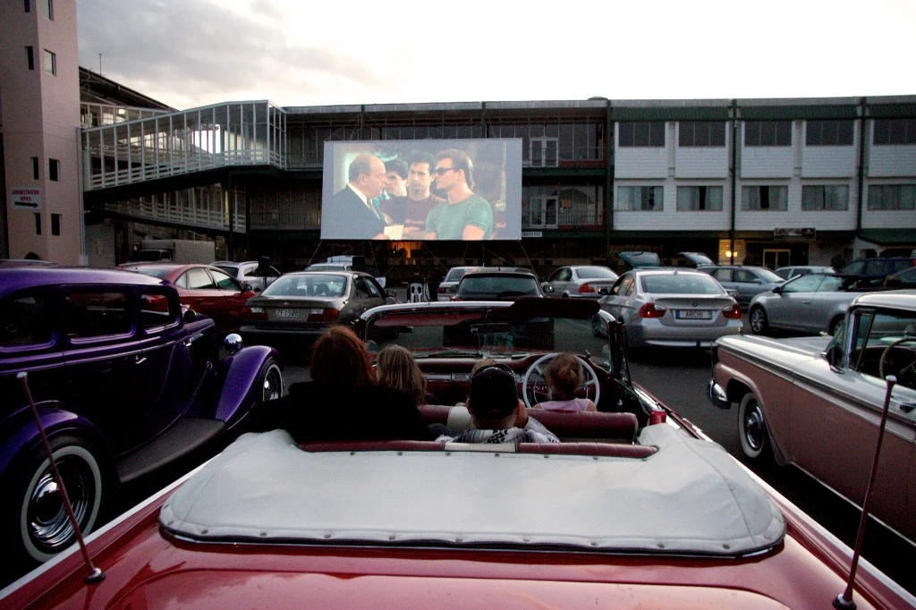 Outdoor Movie Screen & Projector Hire